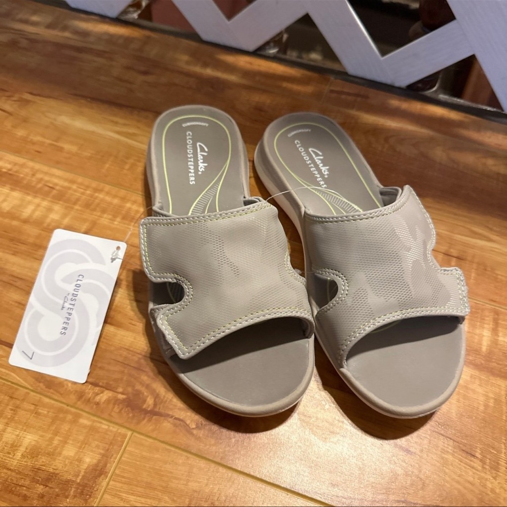 Clarks Cloud Steppers Sandals